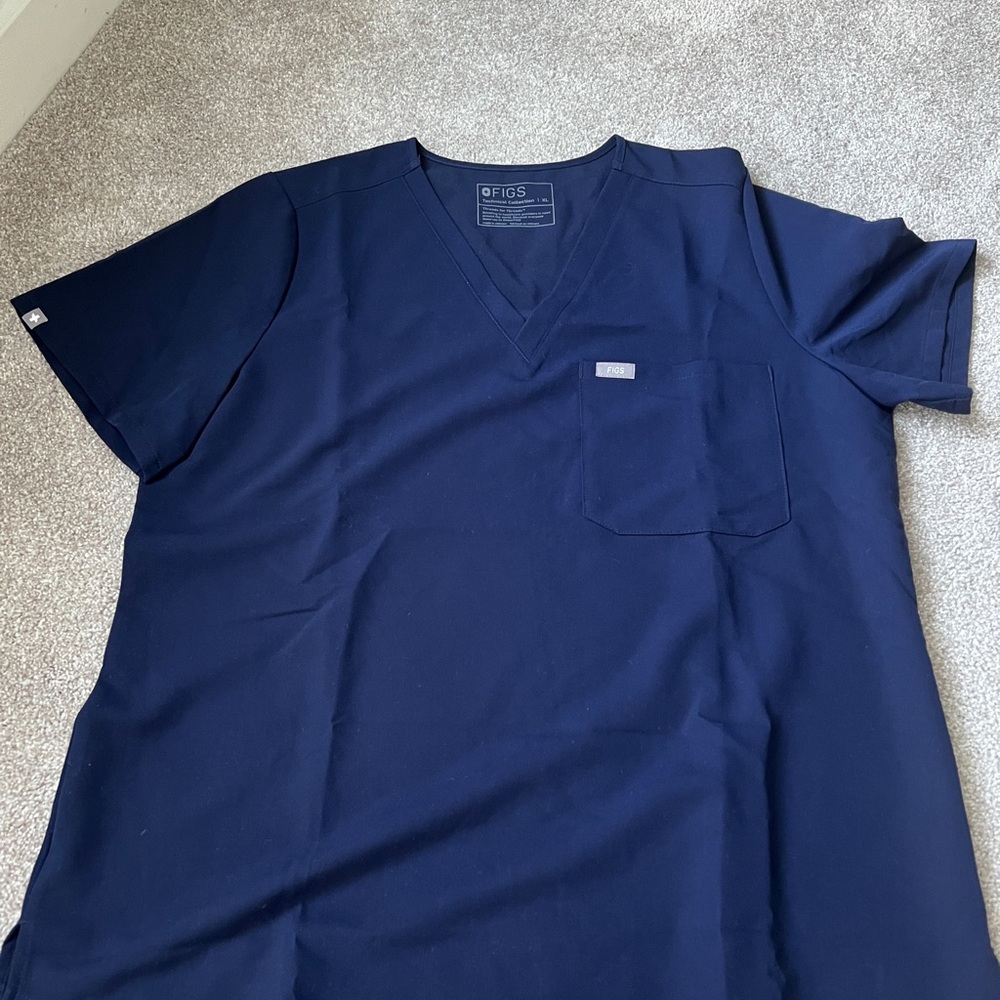 Figs women’s Deep Blue Short Sleeve Tee